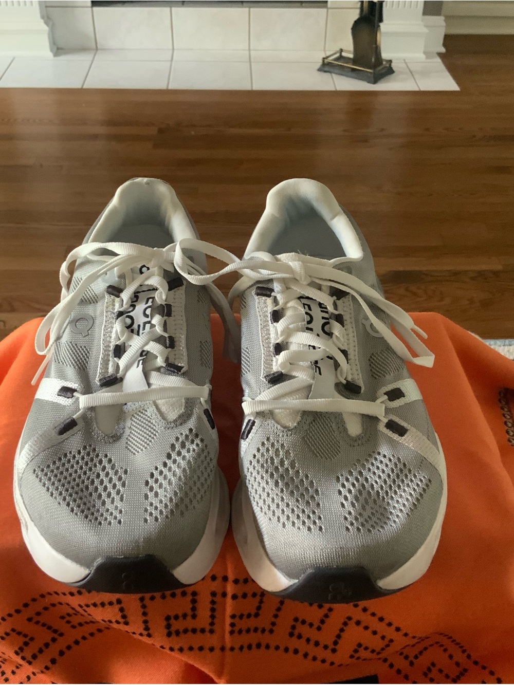 Women's Athletic Mesh Running Shoes - Light Gray/White